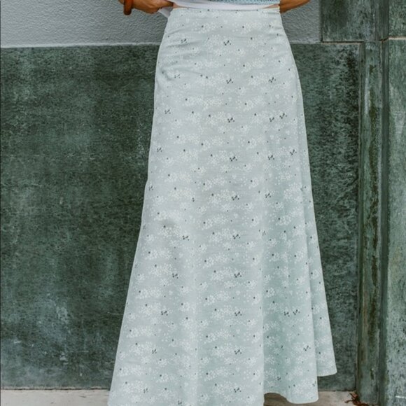 wulfka Dresses & Skirts - wulfka linen maxi skirt --Rare find! EUC